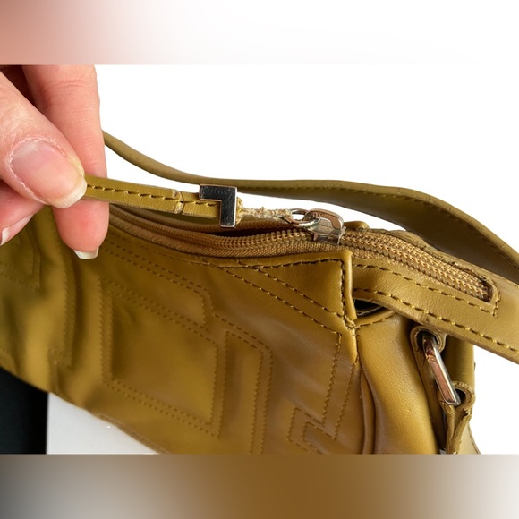 Lunana Mustard Yellow Shoulder Bag – Made in Italy - Picture 5 of 9